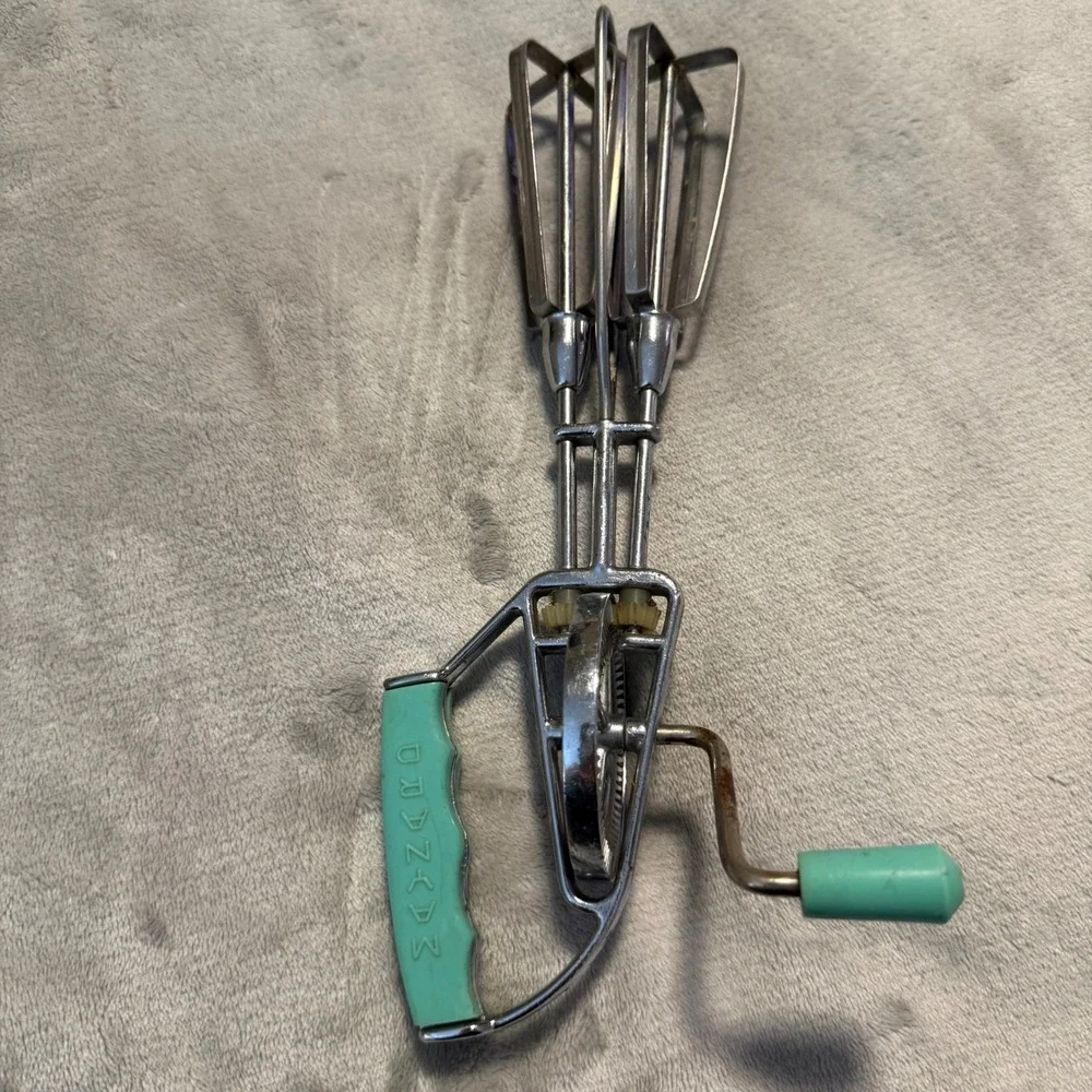 Vintage Maynard Hand Crank Egg Beater Retro Green Handle‎ Works Smooth